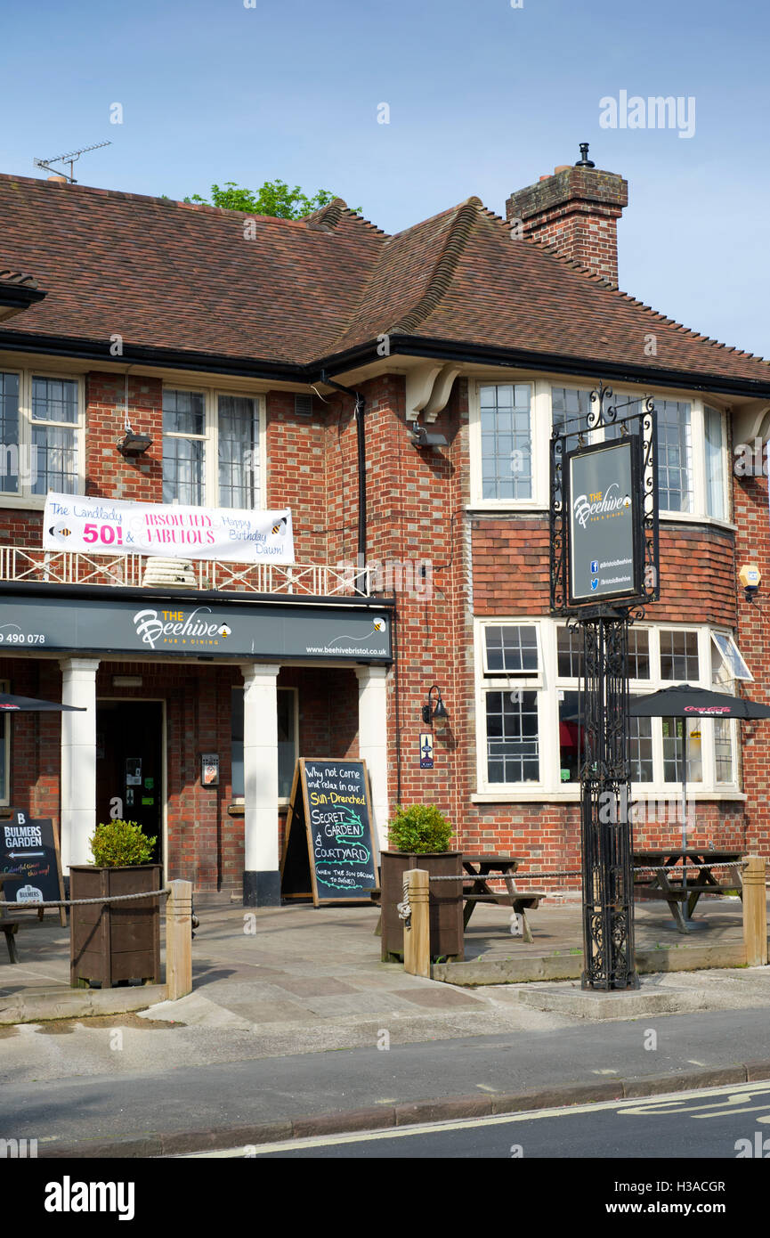 Der Bienenstock, ein Wirtshaus in Henleaze, Bristol, UK. Stockfoto