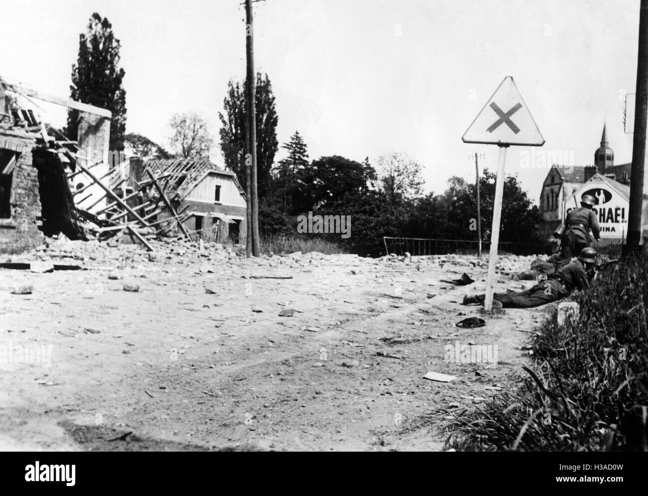 Deutschen Aufklärung Truppe beim Häuserkampf in Frankreich, 1940 Stockfoto