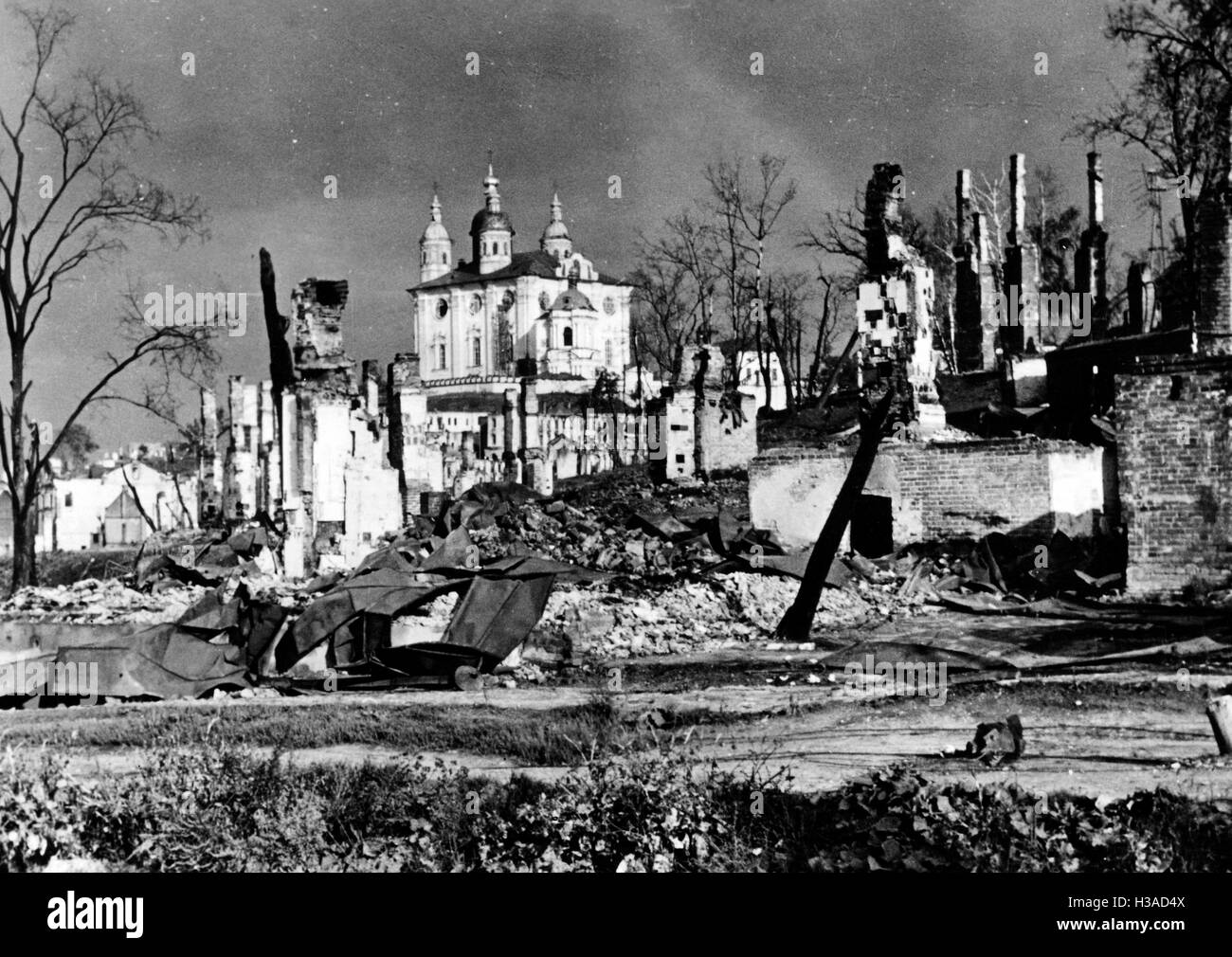 Die Kathedrale von Smolensk nach der Eroberung der Stadt, 1941 Stockfoto