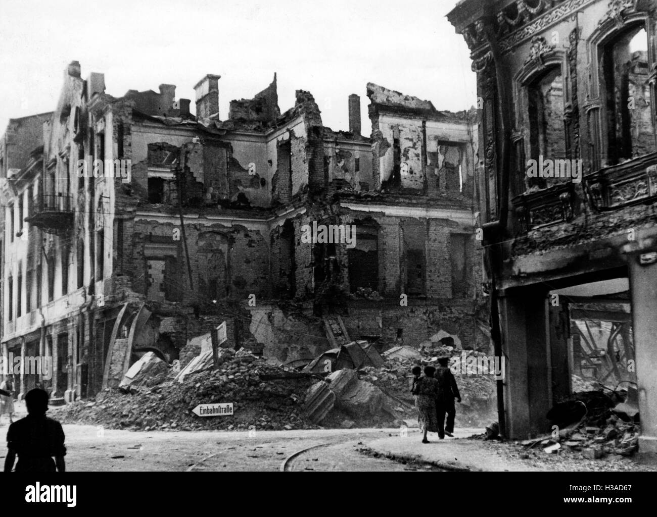 Schäden, die durch deutsche Luftangriffe in Minsk, 1941 Stockfoto