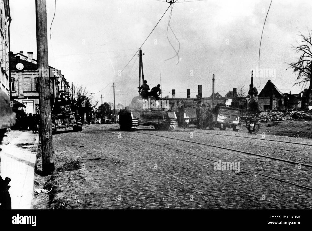 Deutsche Panzer auf dem Marsch nach Minsk, 1941 Stockfoto