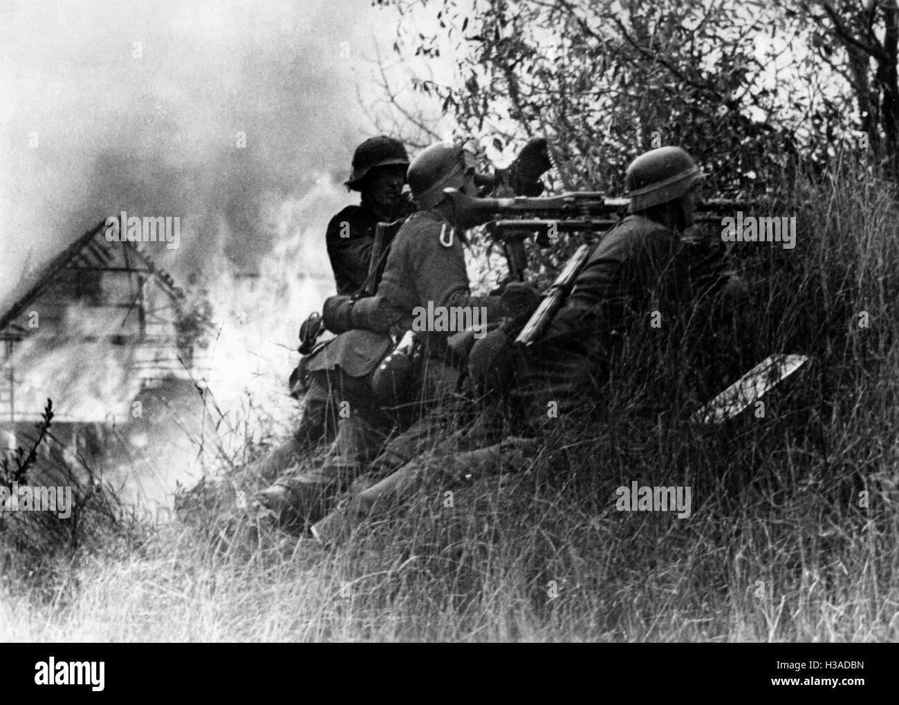 Deutsche Maschinengewehr Stellung während der Kämpfe auf der Insel Hiiumaa, 1941 Stockfoto