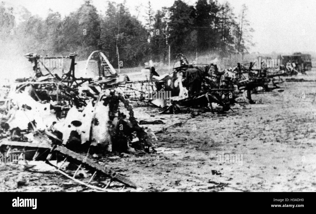 Zerstörte russische Kampfflugzeuge, 1941 Stockfoto