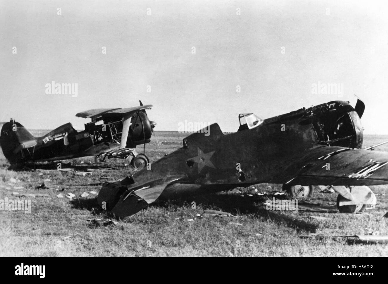 Zerstörte Flugzeuge der Roten Armee, 1941 Stockfoto