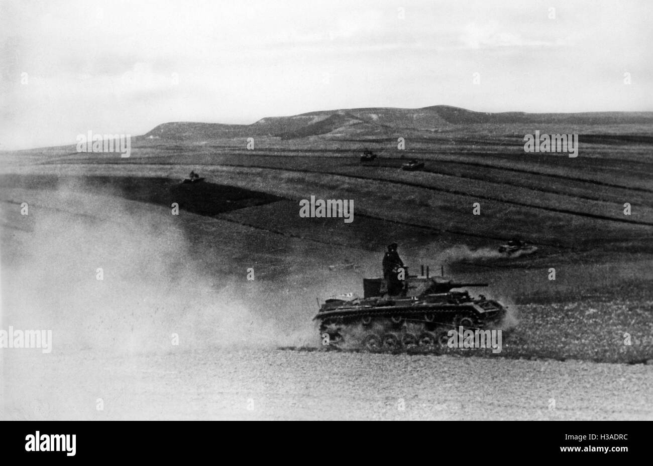 Deutscher Panzerangriff an der Ostfront, 1941 Stockfoto