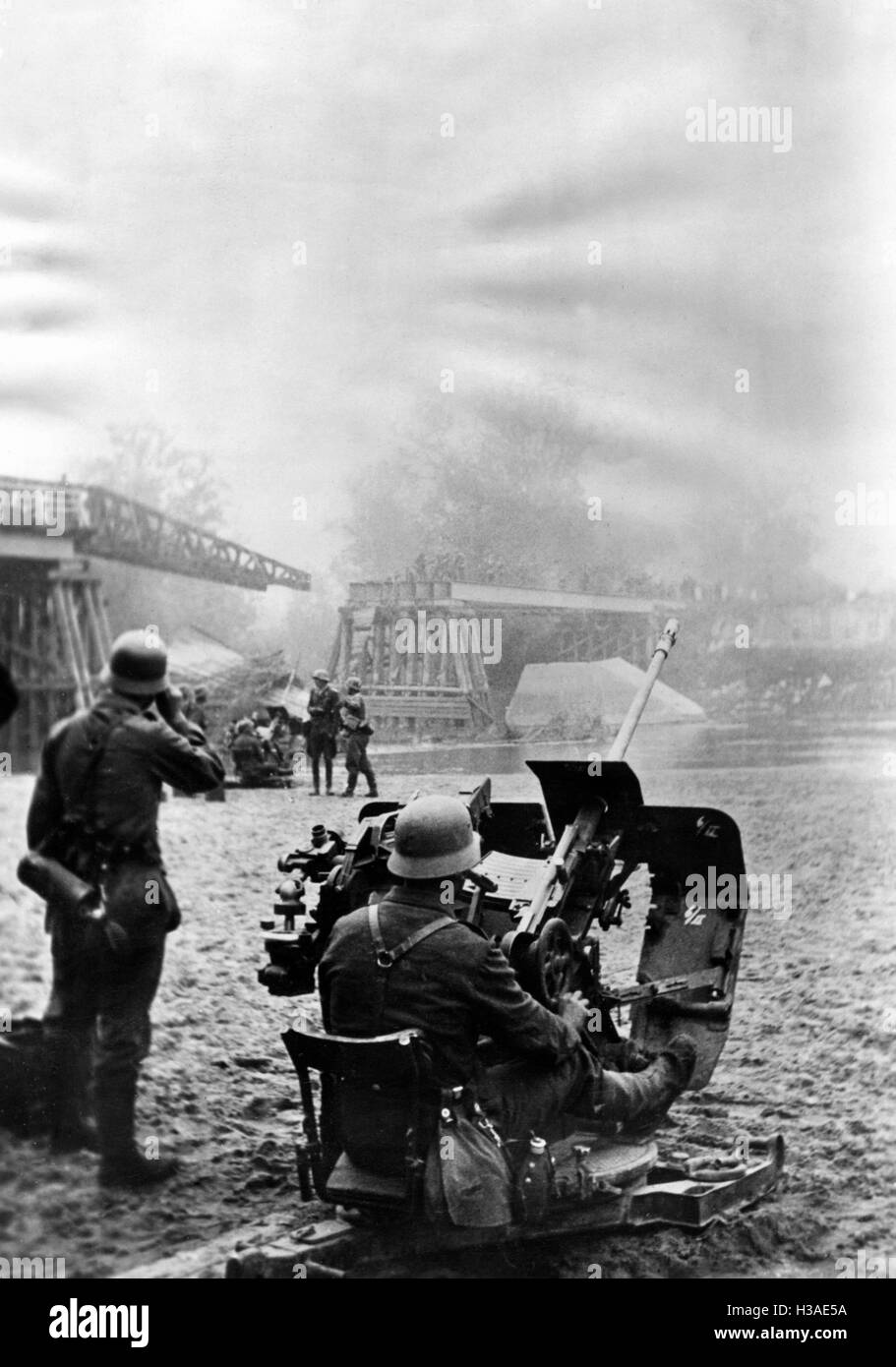 Deutsche Flak-Position auf dem Bug, 1941 Stockfoto