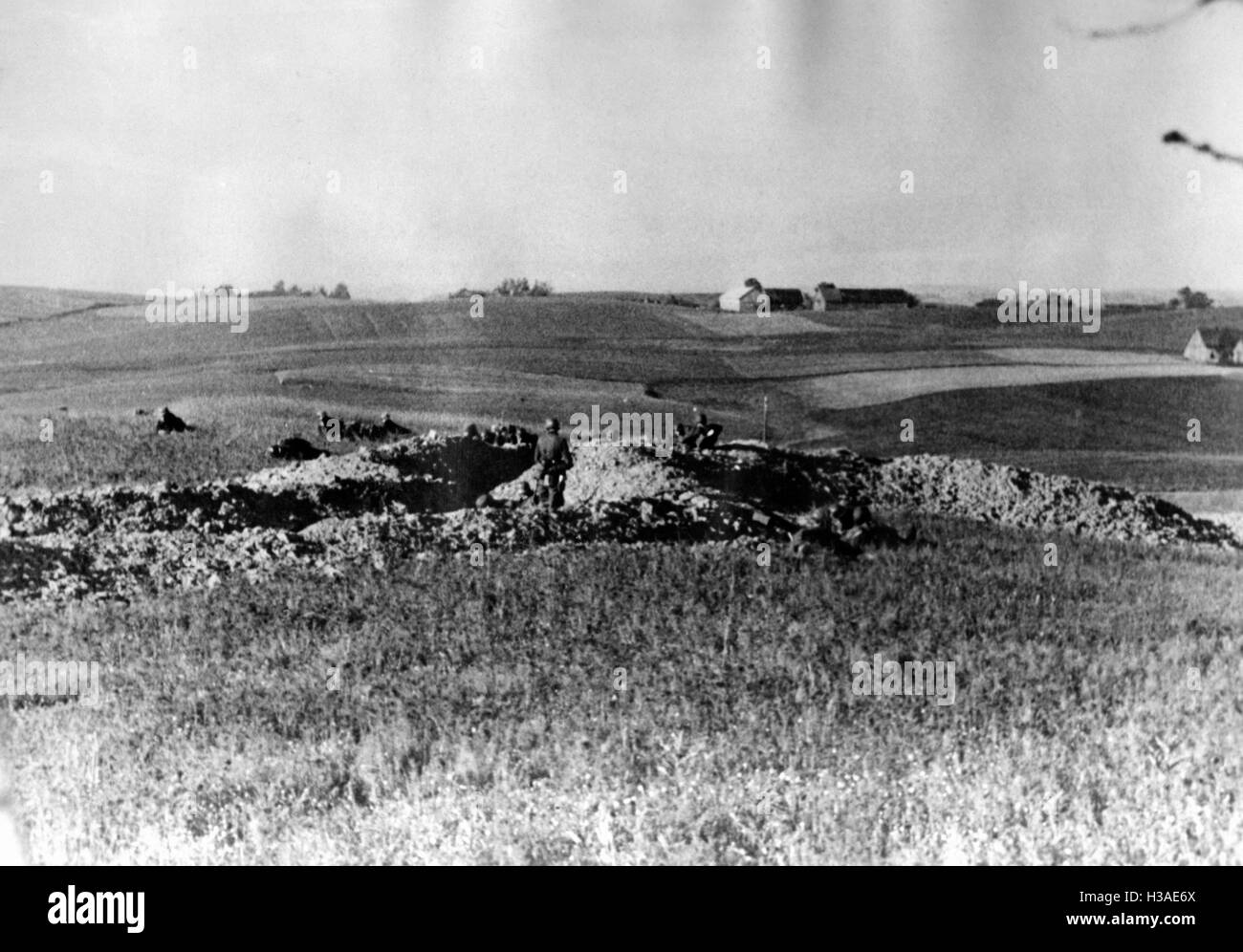 Deutsche Infanterie in eroberten Gräben an der Ostfront, 1941 Stockfoto