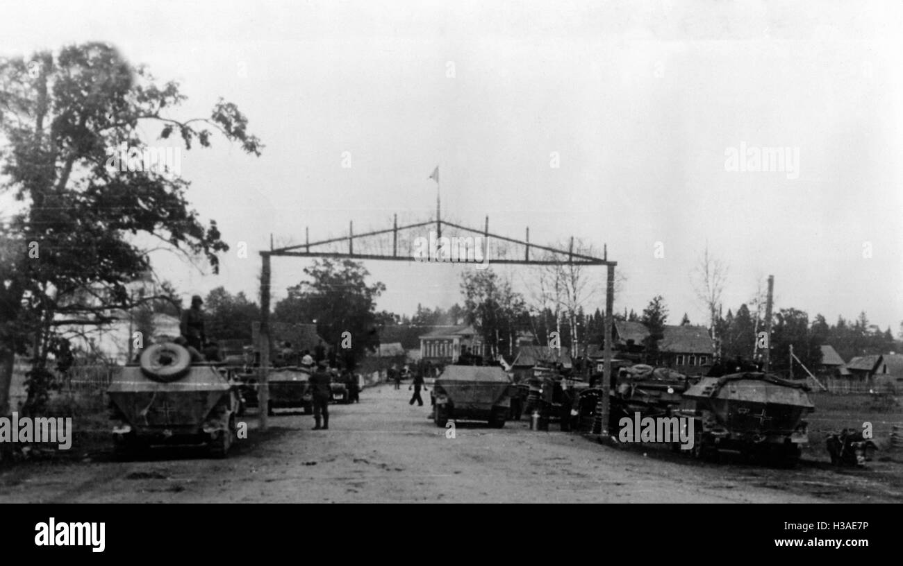 Motorisierte Truppen der Wehrmacht an der Ostfront, 1941 Stockfoto