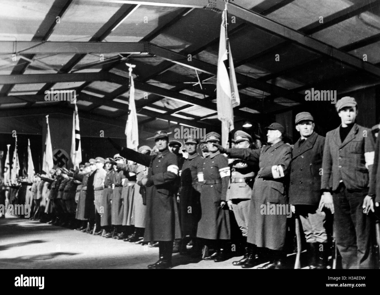 Männer von der Volkssturm anhören einer Rede von Heinrich Himmler, 1944 Stockfoto
