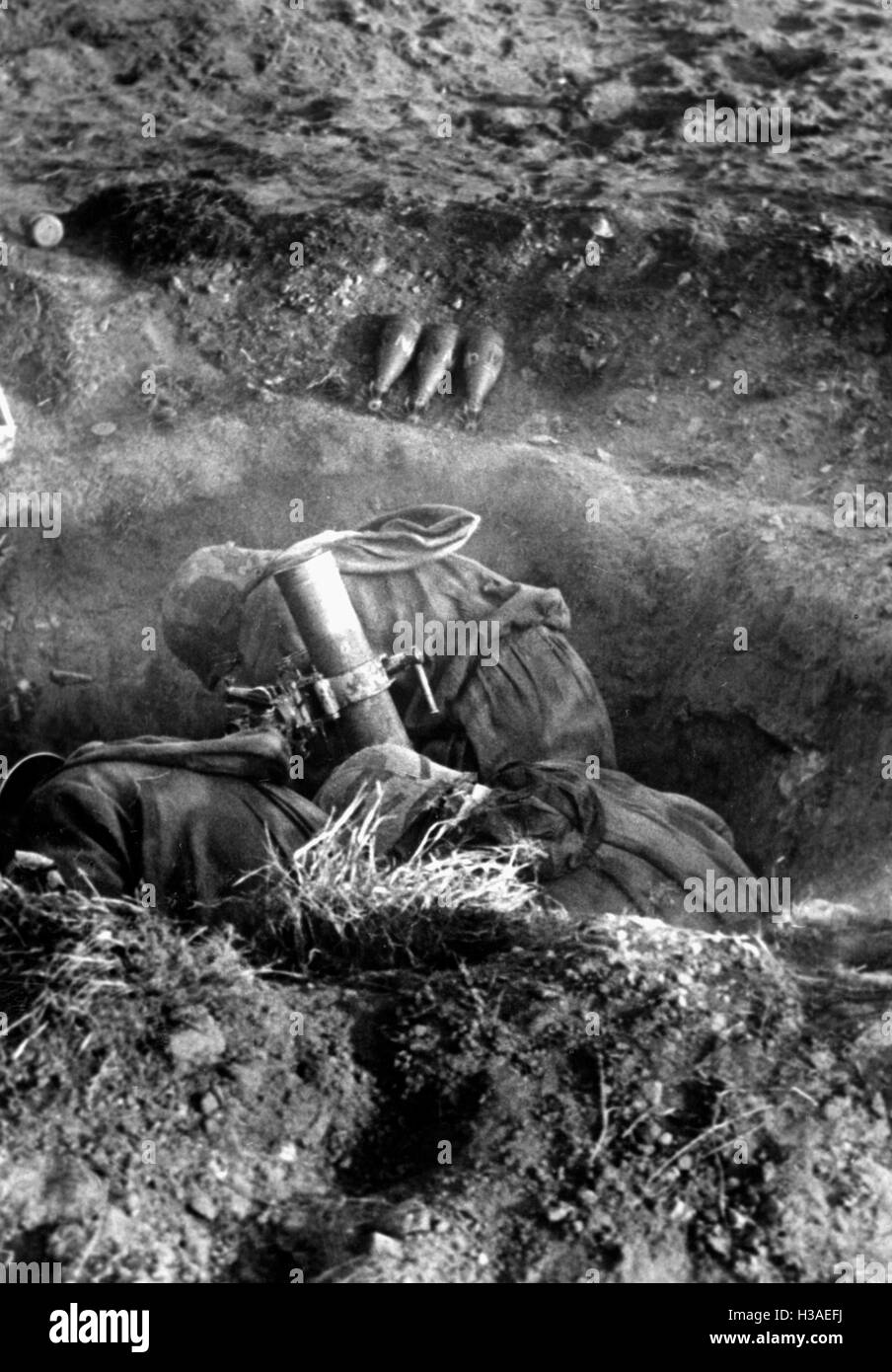 Deutsche Granatwerfer während der Kämpfe in Ostpreußen 1944 Stockfoto
