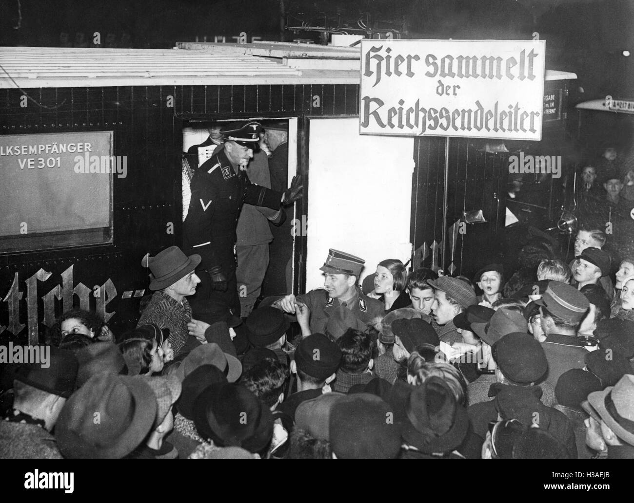 Kollektion für den Winter-Relief organisiert vom Rundfunk in Berlin, 1936 Stockfoto