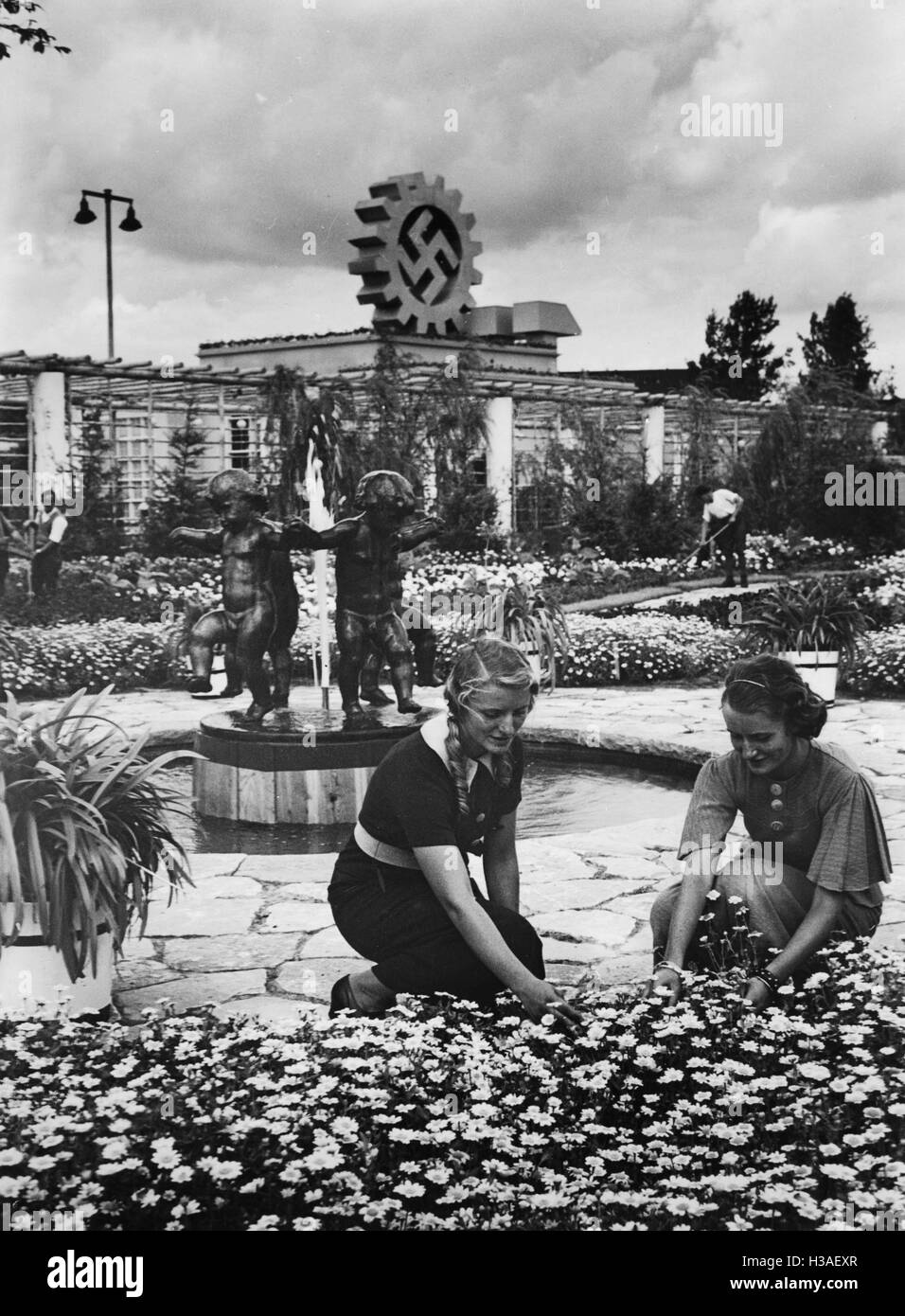Nationale sozialistische Symbolik auf der Gartenschau in Berlin, 1934 Stockfoto