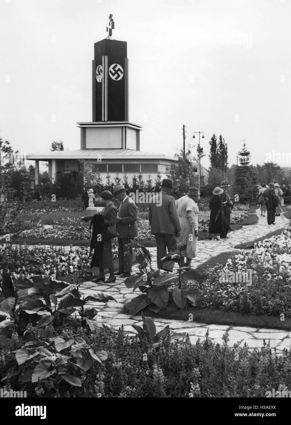 Nationale sozialistische Symbolik auf der Gartenschau in Berlin, 1934 Stockfoto