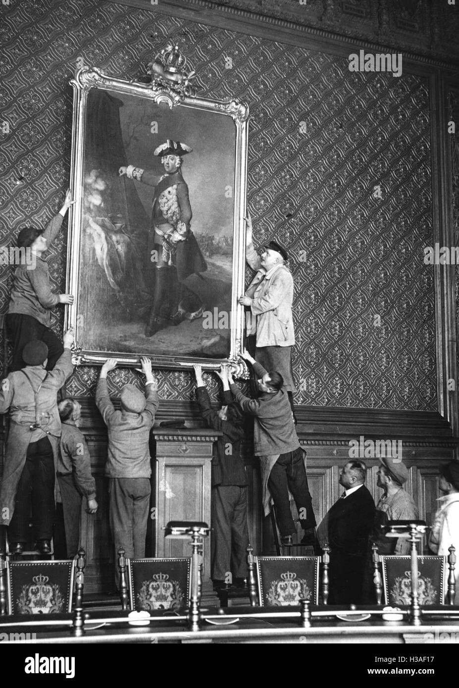 Rückkehr der Friedrich-Porträt in der kommunalen Vorstandsetage in Berlin, 1933 Stockfoto