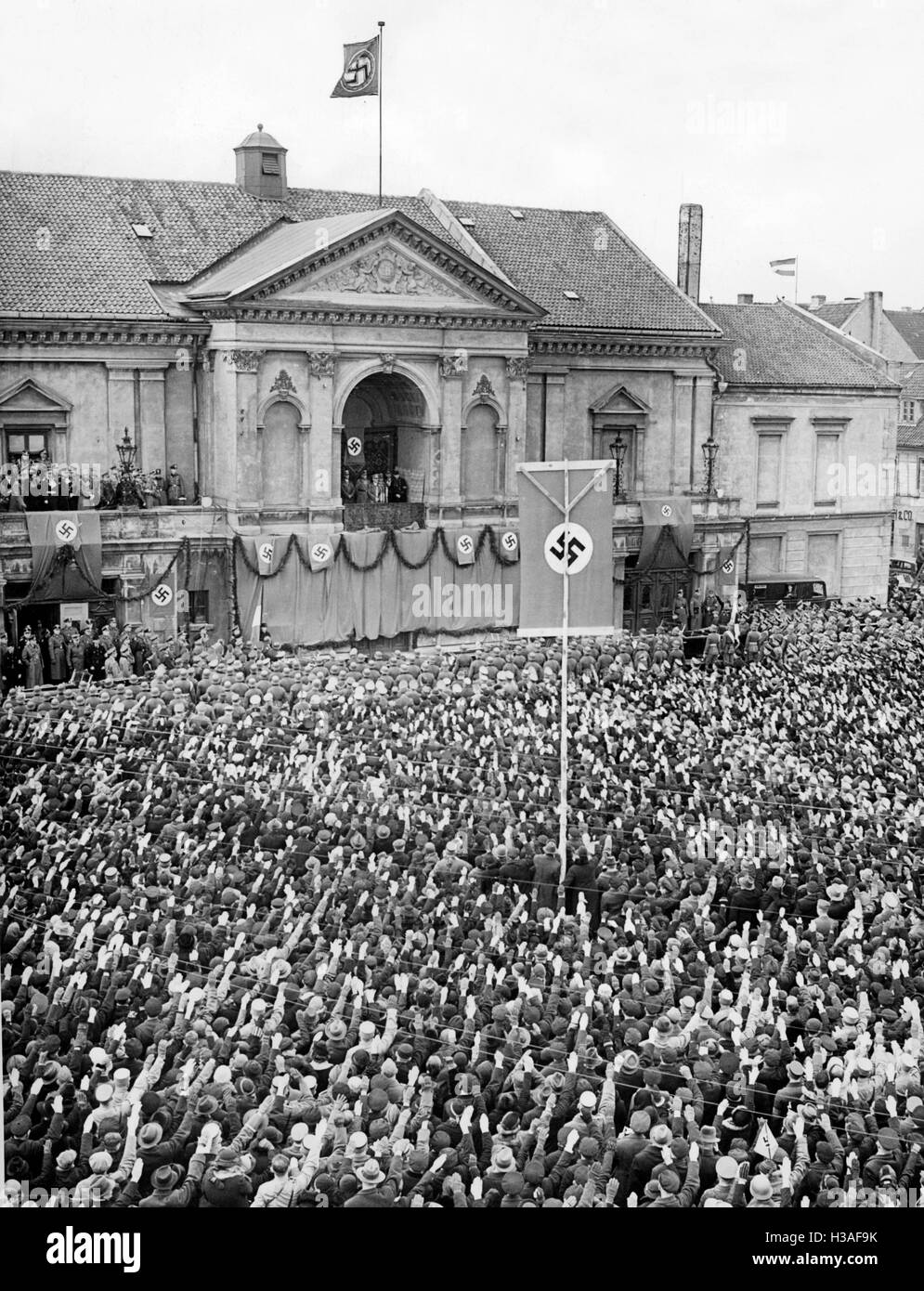 Adolf Hitler bei der Großkundgebung in Memel, 1939 Stockfoto