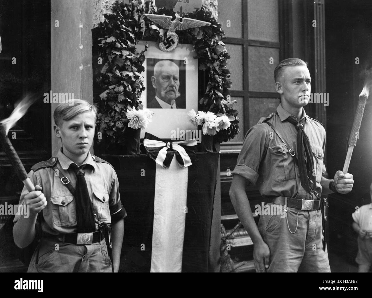 Ehrenwache der Hitler-Jugend für Paul von Hindenburg in Berlin, 1934 Stockfoto