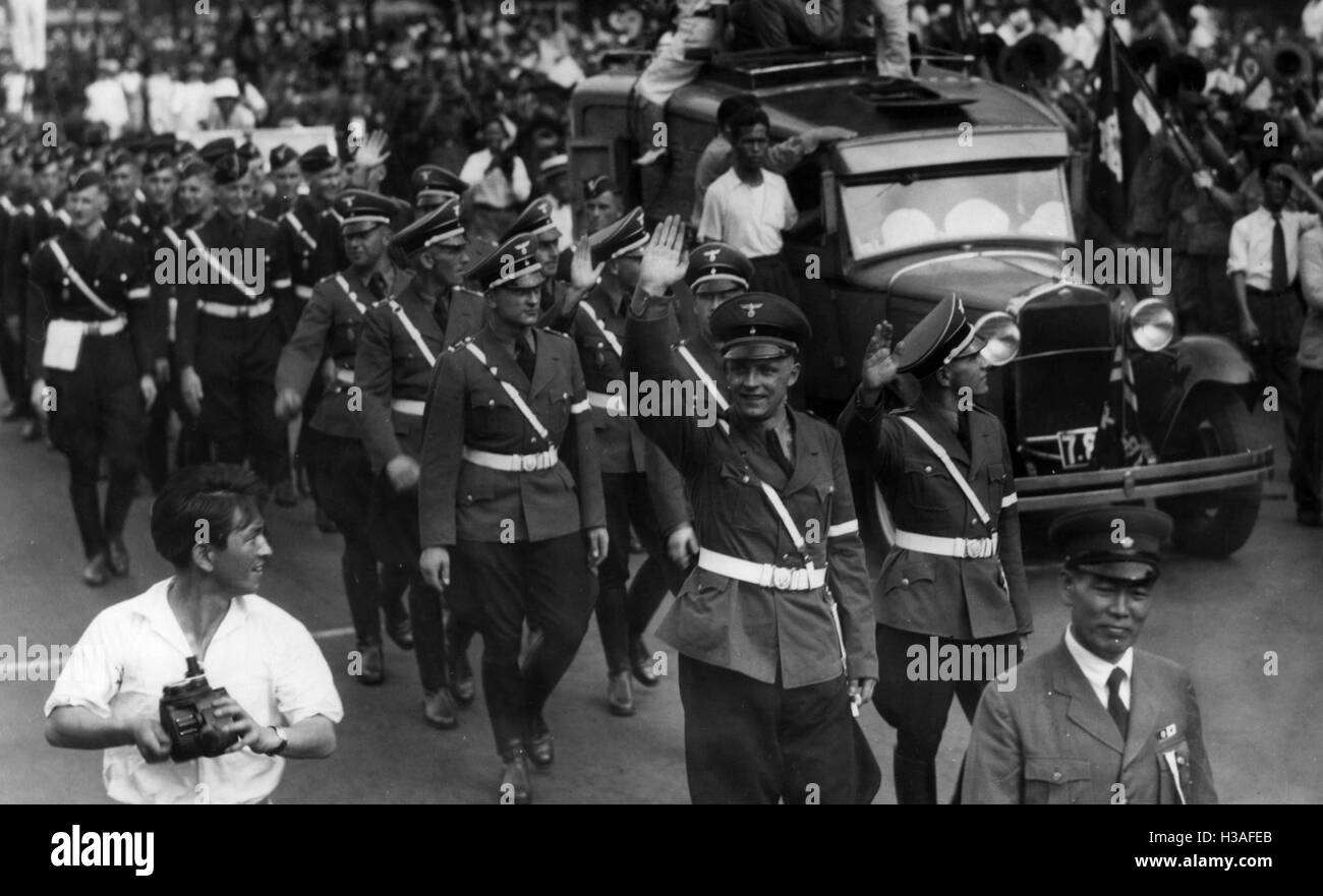 Hitler-Jugend Mitglieder März durch Tokio, 1938 Stockfoto