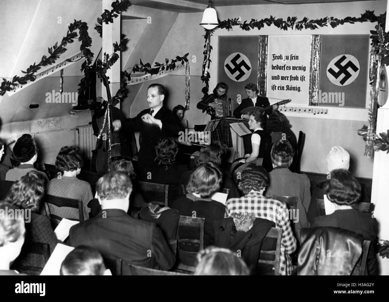 Volkslieder in der Scherl-Verlag, Berlin 1942 Stockfoto