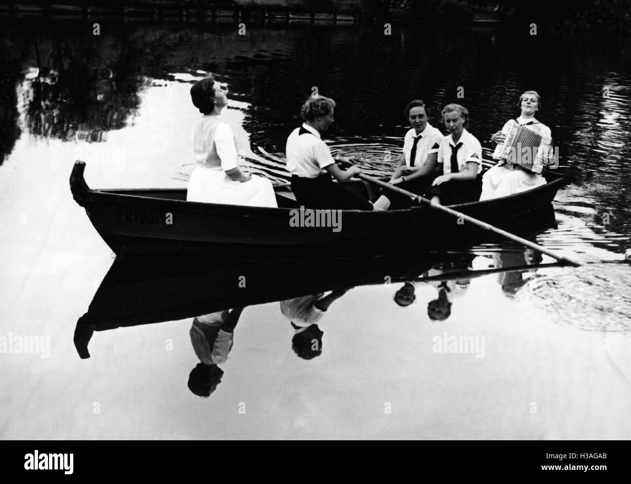 Sommercamp der BDM-Werk Glaube Und Schoenheit (BDM-Arbeit, glaube und Schönheit Gesellschaft) am Ruppiner See, 1939 Stockfoto