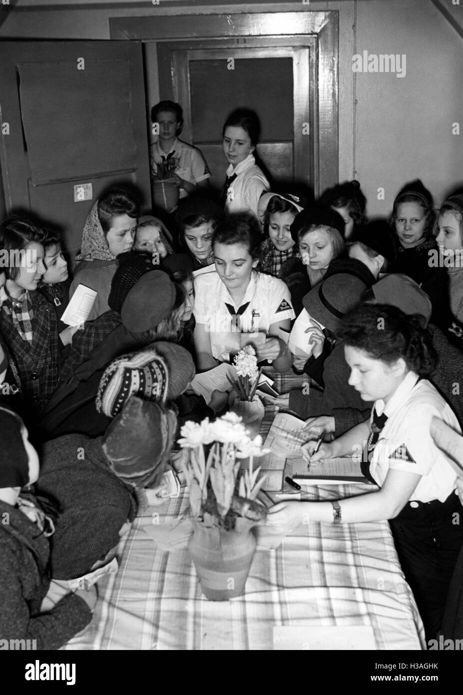 Einschreibung in das BdM, Berlin 1942 Stockfoto