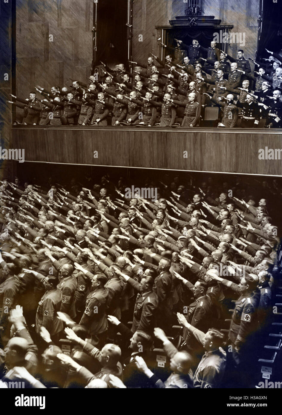 Mitglieder des Reichstages in der Berliner Kroll-Oper, 1941 Stockfoto