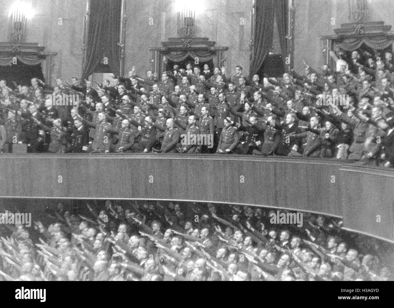 Mitglieder des Reichstages in der Berliner Kroll-Oper, 1942 Stockfoto