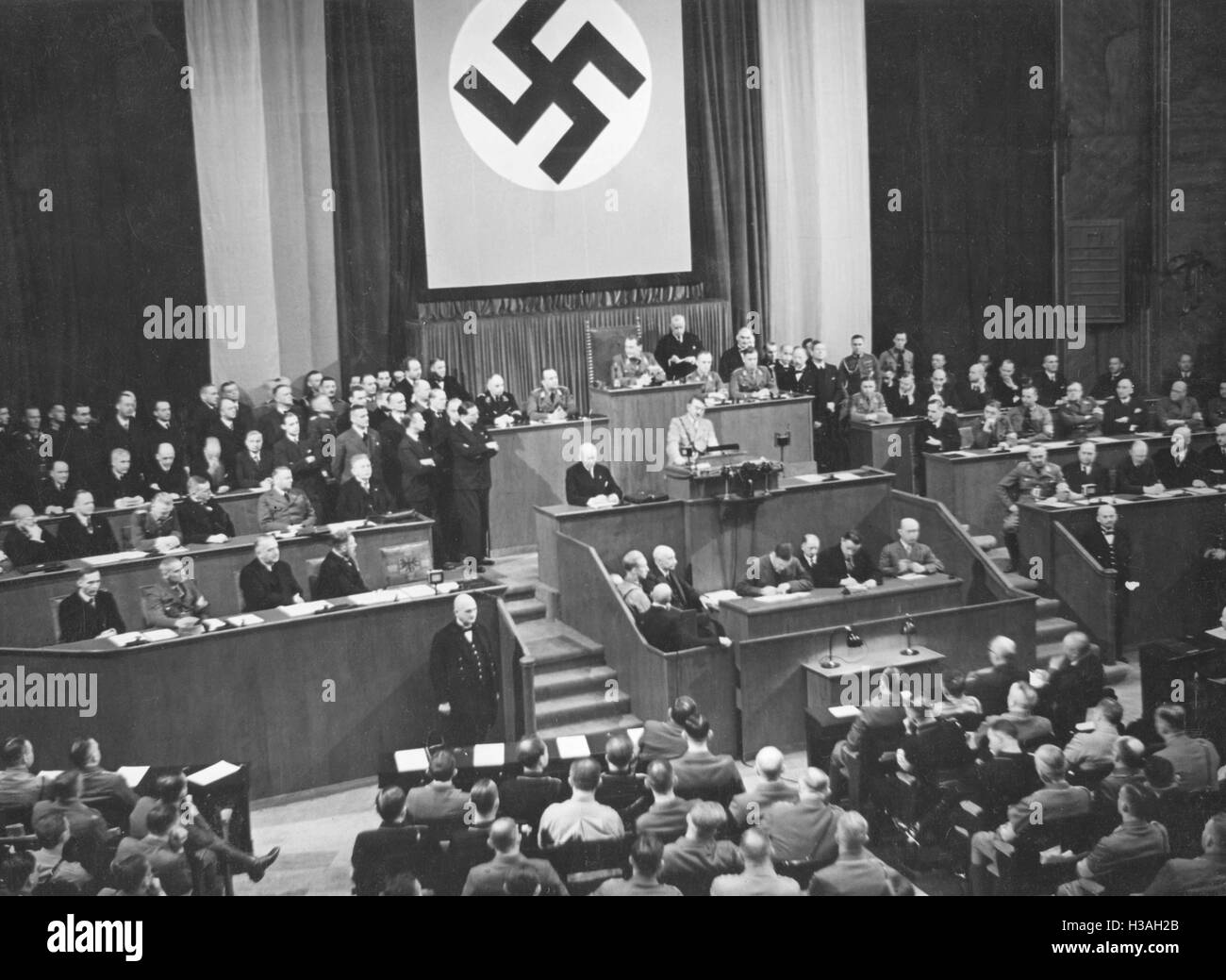 Adolf Hitlers Rede vor dem Reichstag in der Krolloper in Berlin, 1933 Stockfoto