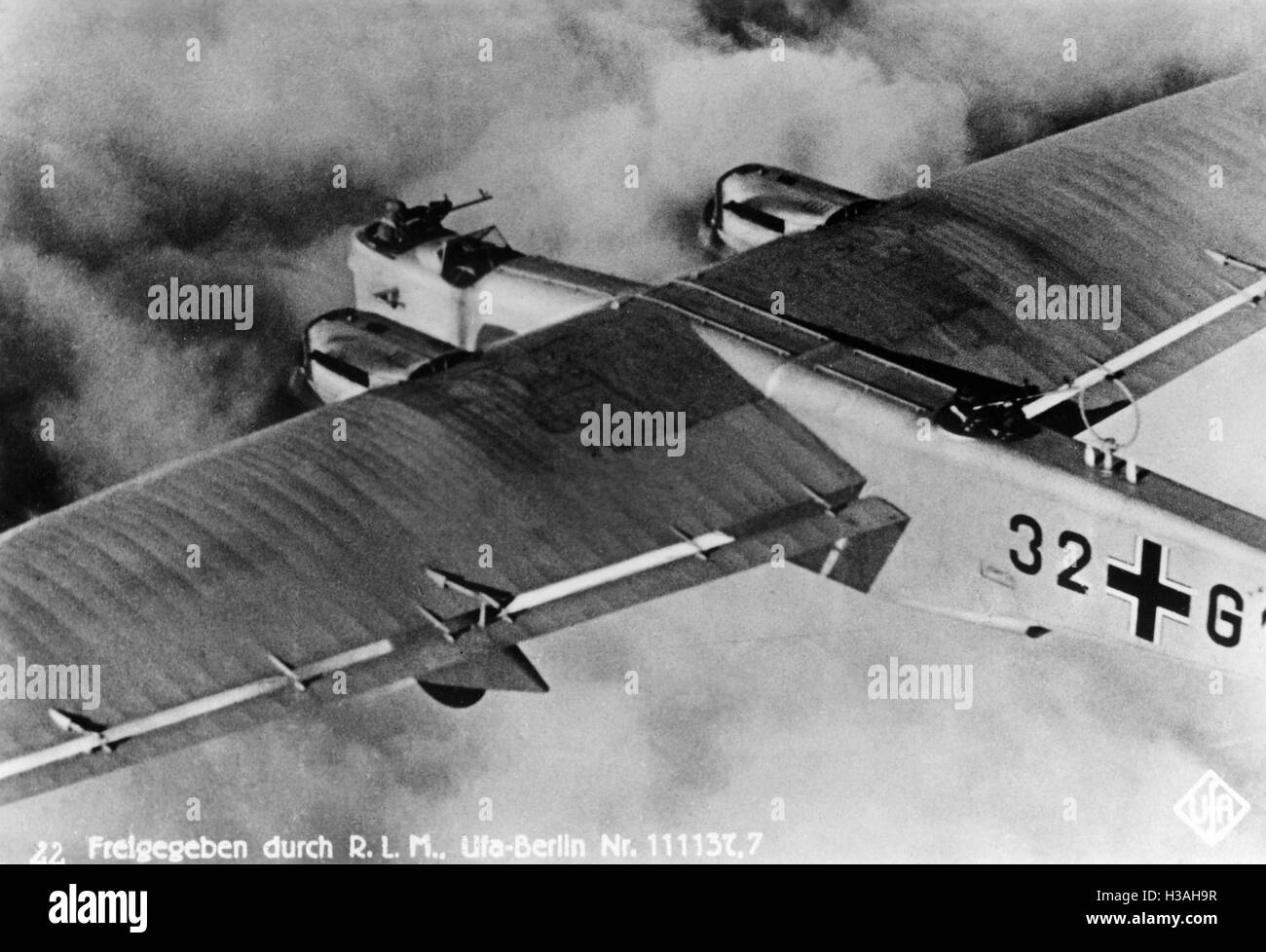 Kampfflugzeug im Luftkampf, 1937 Stockfoto