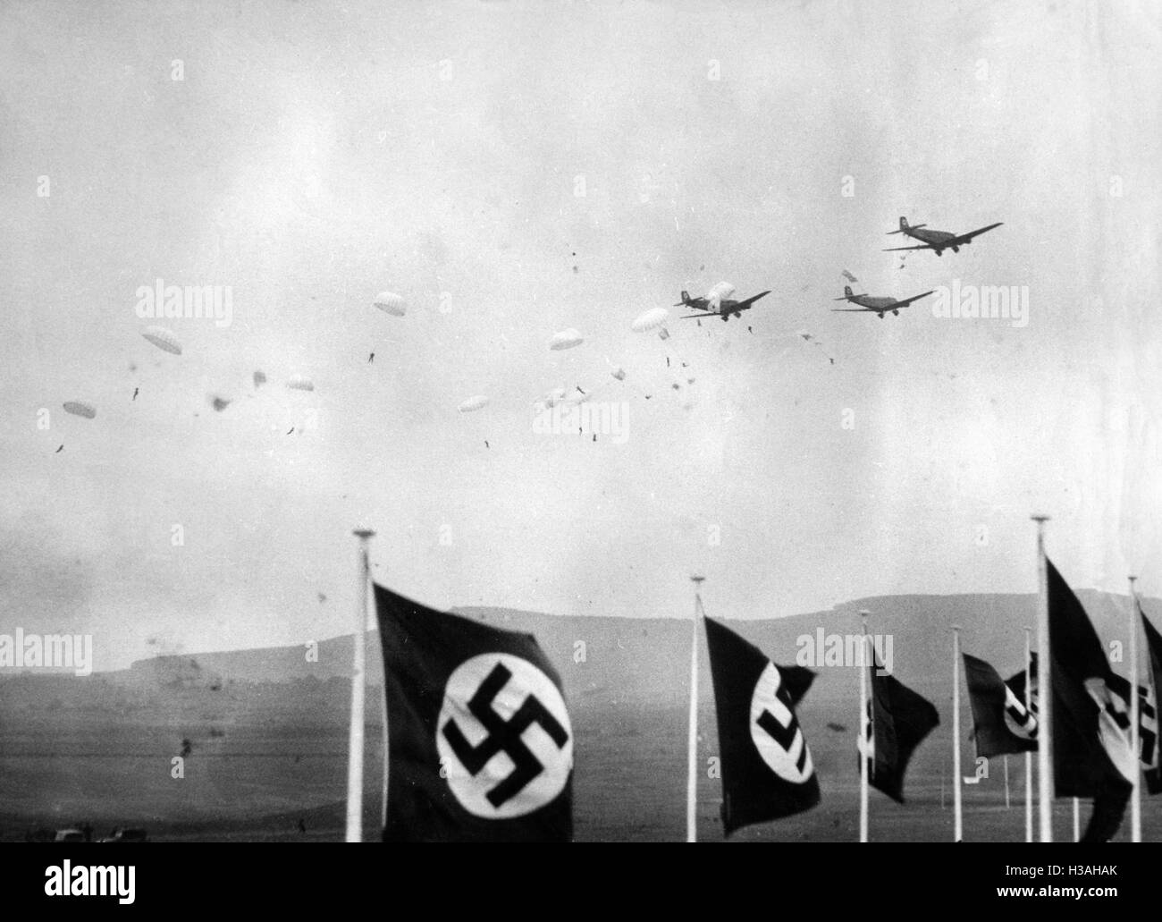 Präsentation der Fallschirm springt auf den Bueckeberg, 1936 Stockfoto