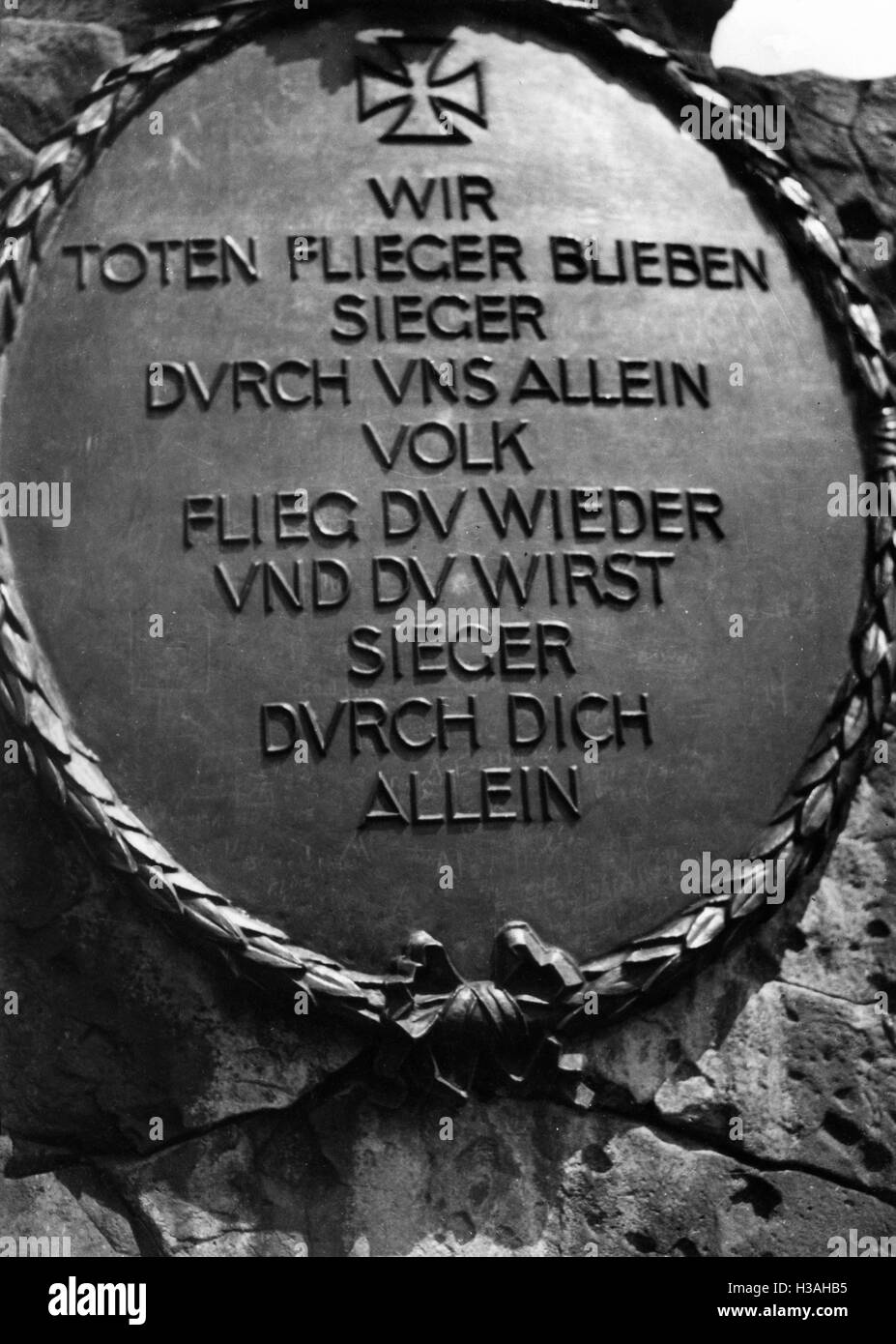 Inschrift des Denkmals Piloten auf der Wasserkuppe, 1935 Stockfoto