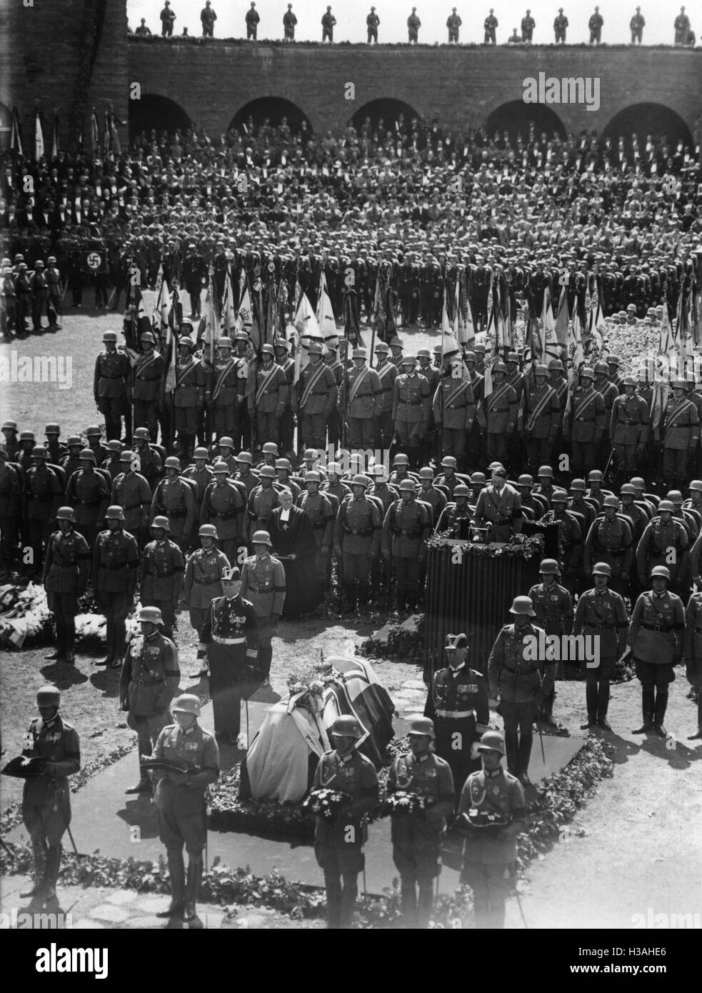 Adolf Hitler während der Beerdigung von Paul von Hindenburg, 1034 Stockfoto