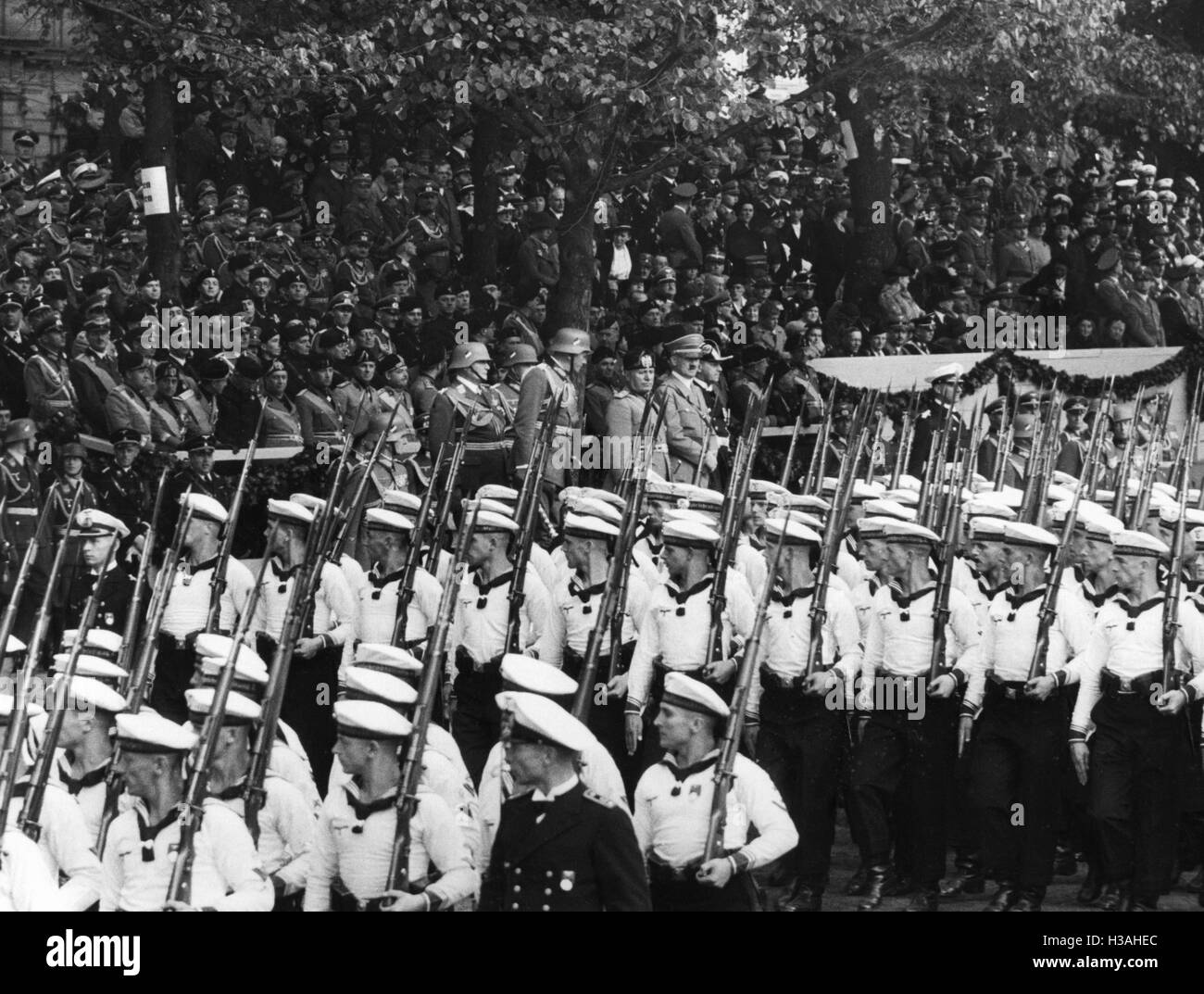 Soldaten der Navy während einer Parade in Berlin, 1937 Stockfoto
