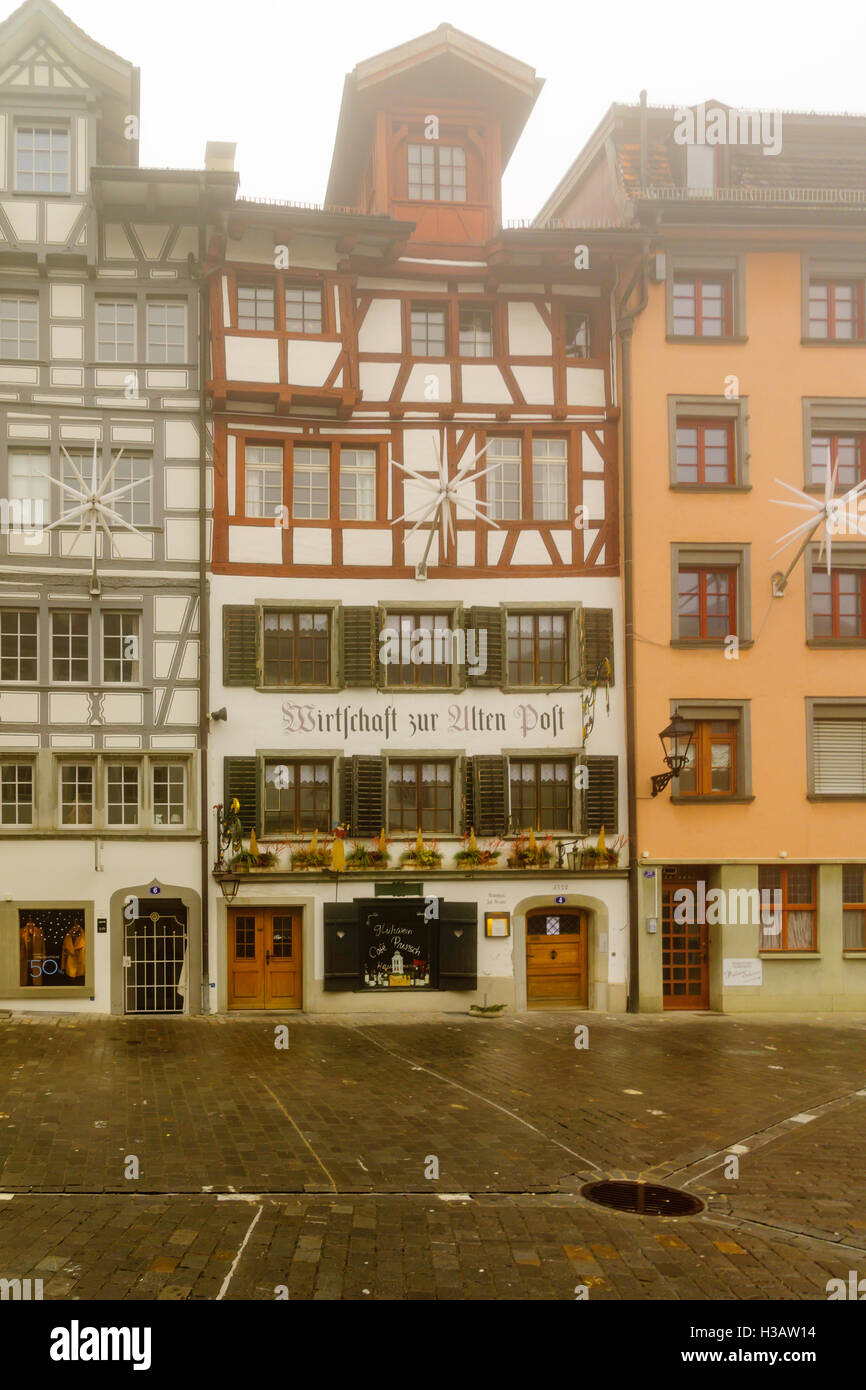 ST. GALLEN, Schweiz - 1. Januar 2016: Typische Häuser in der Altstadt, in St. Gallen, Schweiz Stockfoto