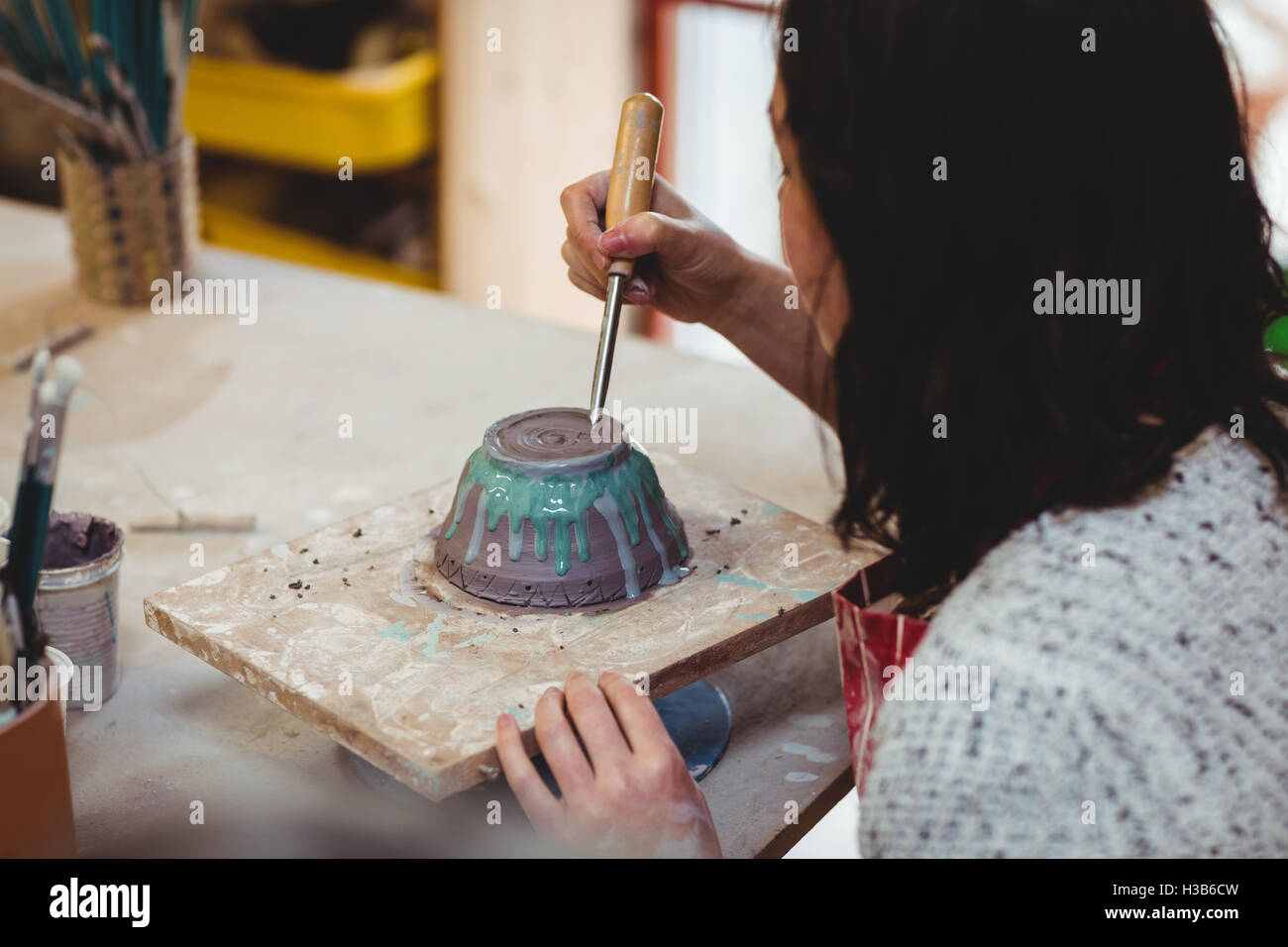 Weibliche Töpfer arbeiten Stockfoto