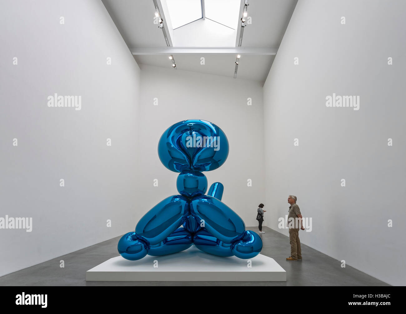 Jeff Koons-Skulptur in der Newport Street Gallery. Newport Street Gallery, Vauxhall, Vereinigtes Königreich. Architekt: Caruso St John, 2016. Stockfoto