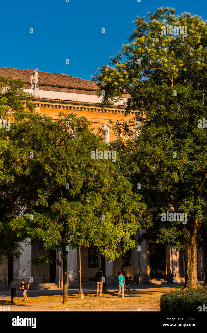 Italien-Emilia-Romagna-Reggio Emilia Piazza dei Teatri - Piazza della Vittoria, öffentliche Gärten Stockfoto