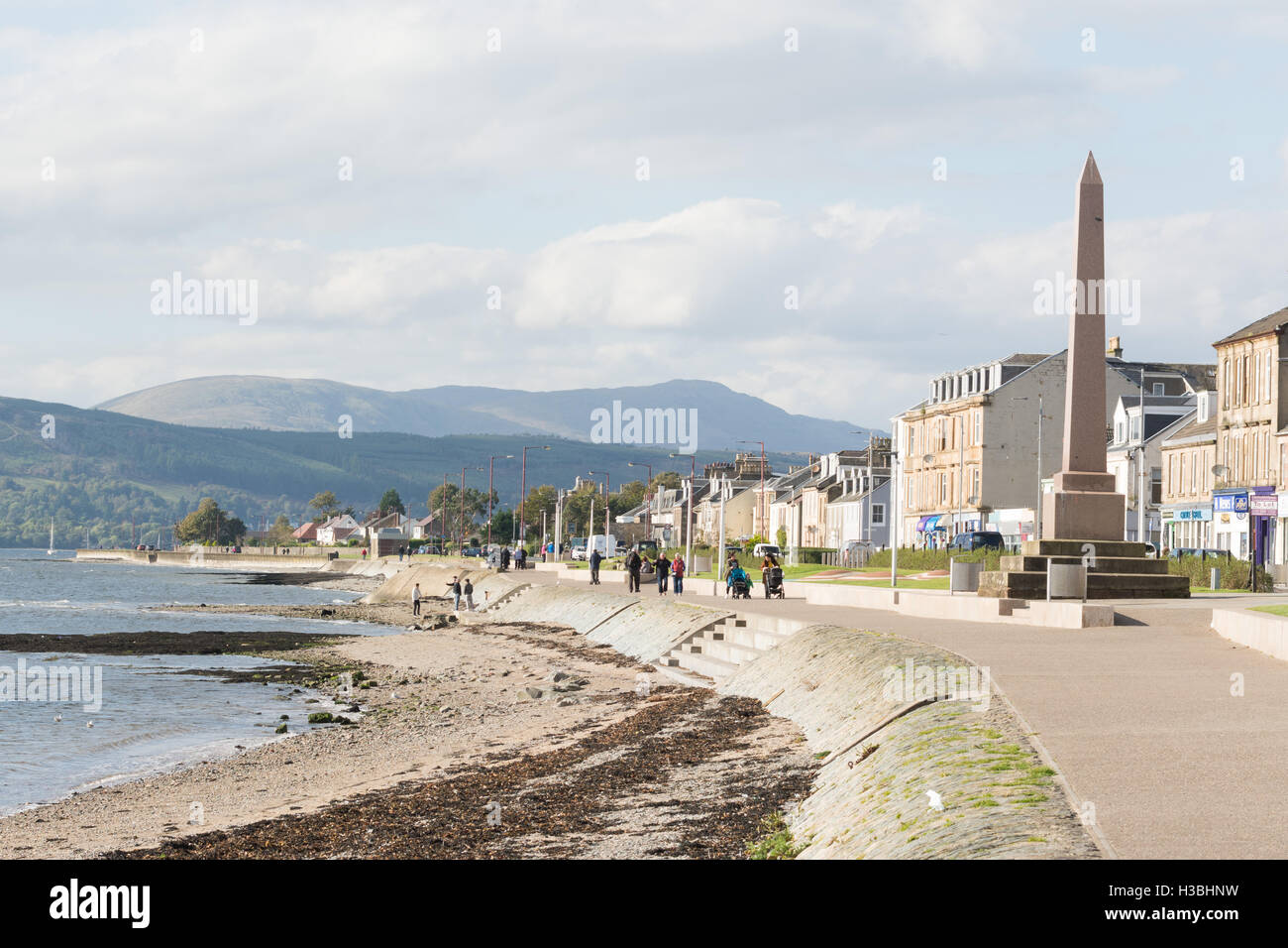 Helensburgh Strandpromenade, Clyde-Mündung, Argyll, Schottland, UK - Heimat von Henry Bell, die Europas erste kommerzielle Dampfschiff gebaut, Stockfoto