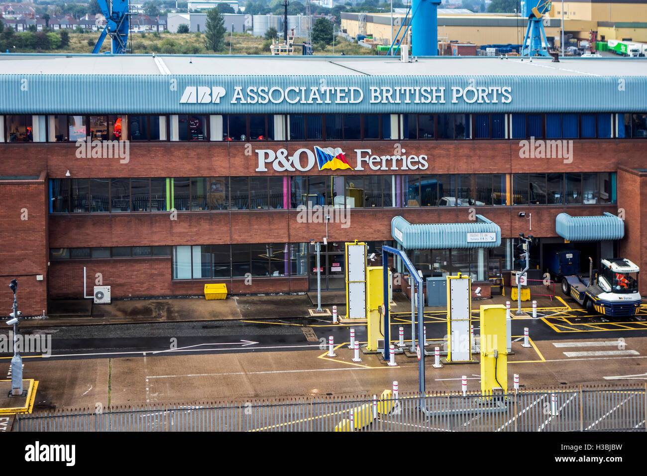 Büro der Associated British Ports / ABP und P & O Fähren im Hafen von Hull in Kingston upon Hull, England, UK Stockfoto