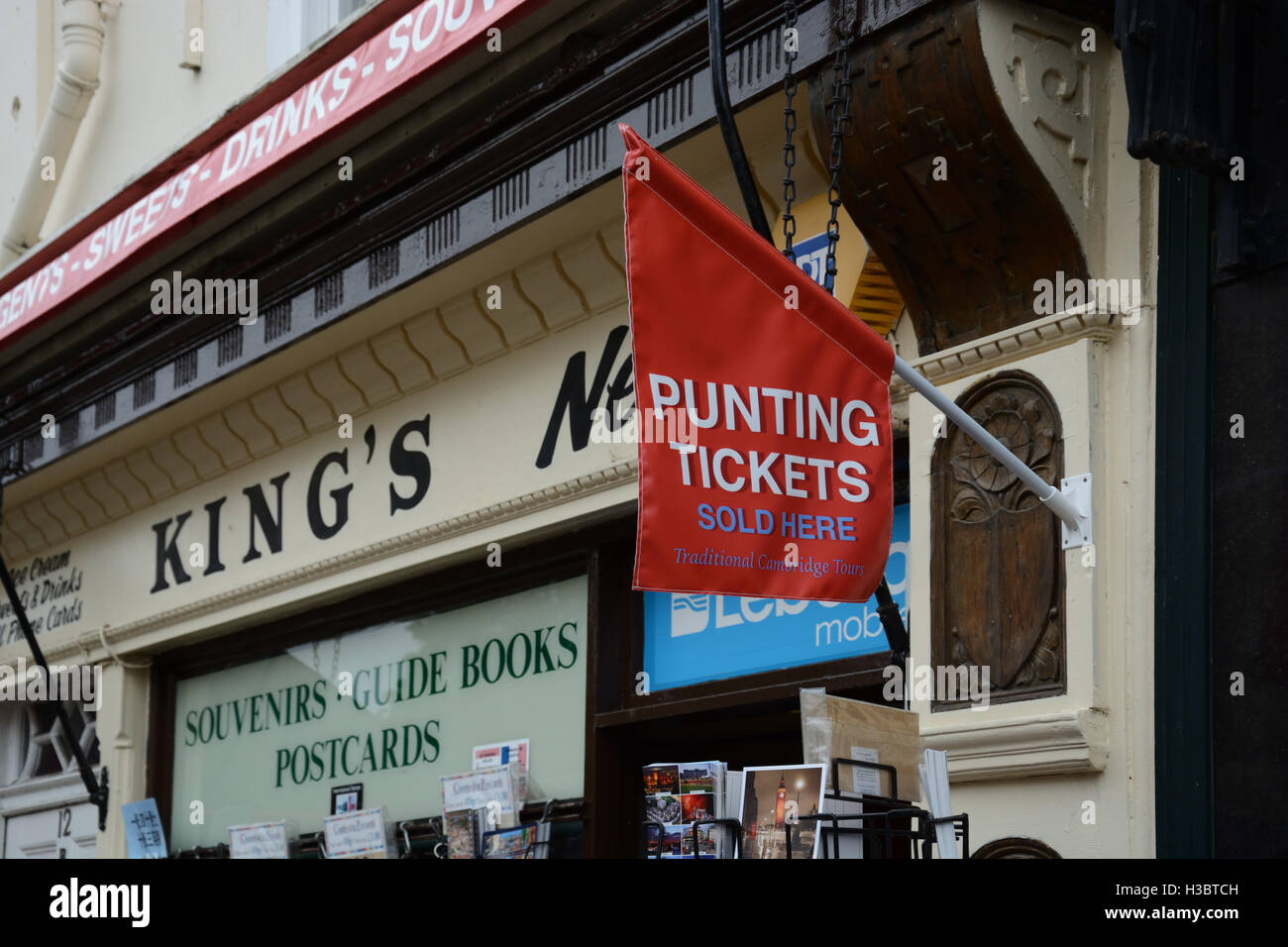 Melden Sie für Punting Tickets auf Kings Parade, Cambridge. England. Stockfoto