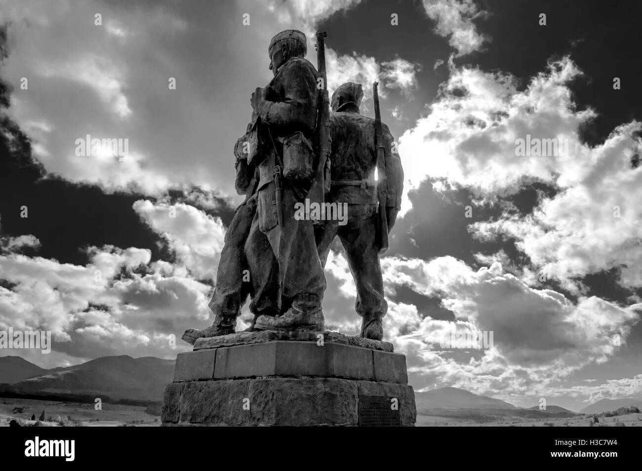 Bronze-Statue für die Männer und Offiziere der Kommandos, die im zweiten Weltkrieg in der Nähe von Spean Bridge, Schottland gestorben. Stockfoto