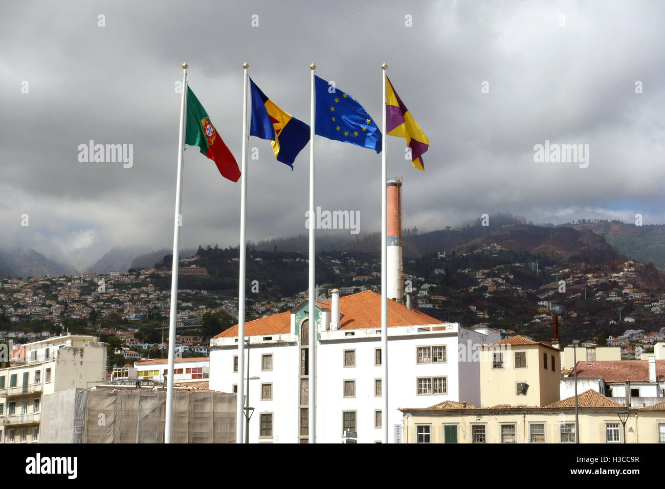 portugiesische europäischen madeirischen Fahnen Funchal Madeira Stockfoto