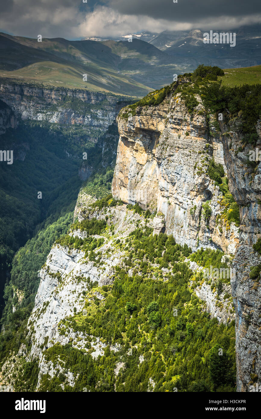 Pyrenäen-Landschaft - Anisclo Canyon im Sommer. Huesca, Spanien Stockfoto