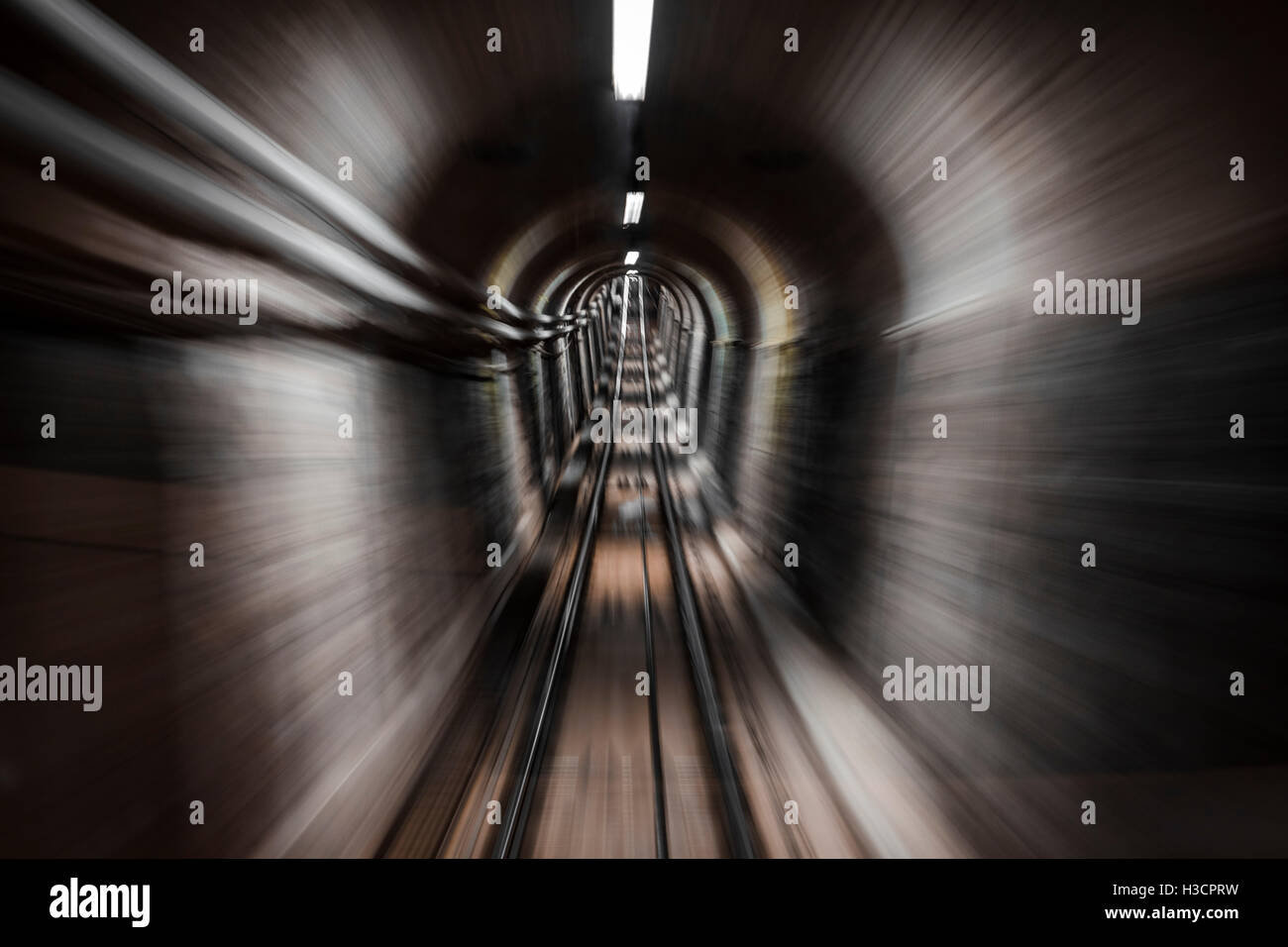 Brunate Standseilbahn fährt vom Bahnhof Como, Como, Lombardei, Italien. Stockfoto