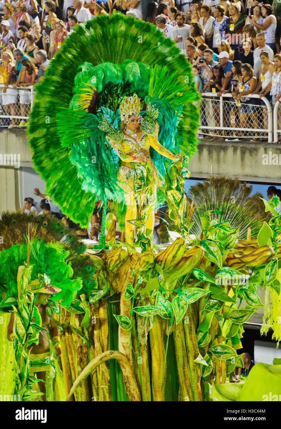 Brasilien, Bundesstaat Rio De Janeiro, Stadt von Rio De Janeiro, Karnevalsumzug in The Sambadrome Marques de Sapucai. Stockfoto