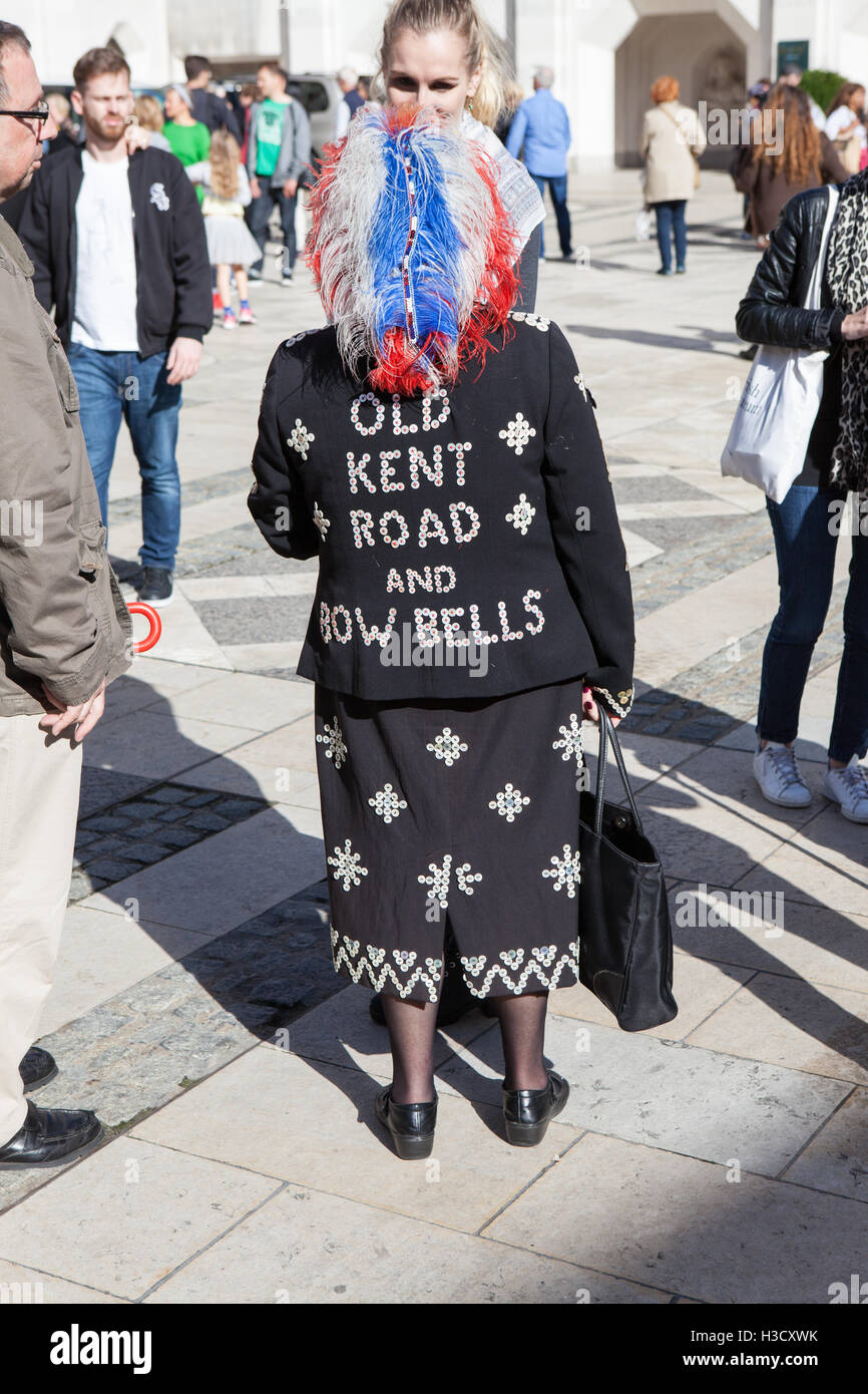 Die jährliche Pearly Kings und Queens & costermonger Erntefest Held in der Guildhall, London, UK Stockfoto Die jährliche Pearly Kings und Queens & costermonger Erntefest Held in der Guildhall, London, UK Stockfoto