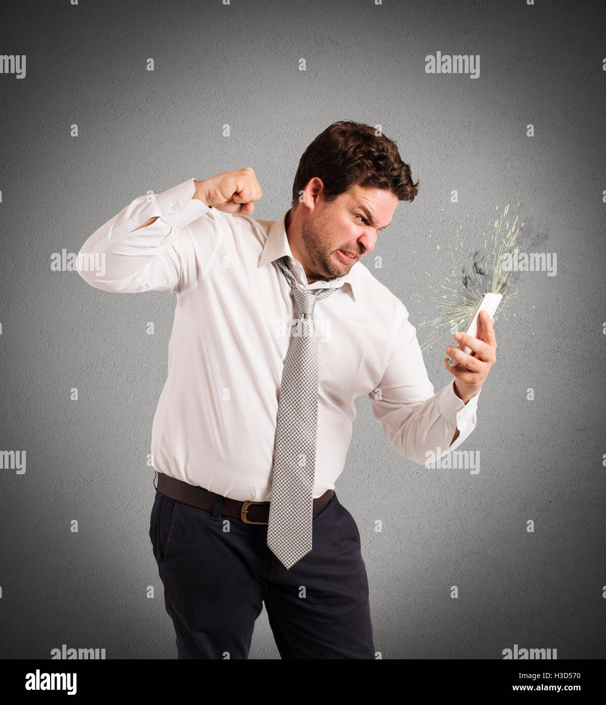 Gestresst von Arbeit anrufen Stockfoto