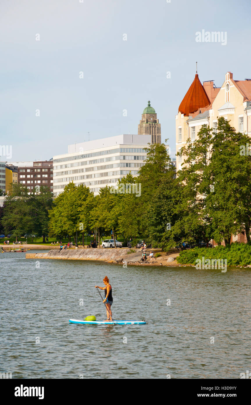 SUP, stand up Paddle boarding, Kaisaniemenlahti, Helsinki, Finnland Stockfoto
