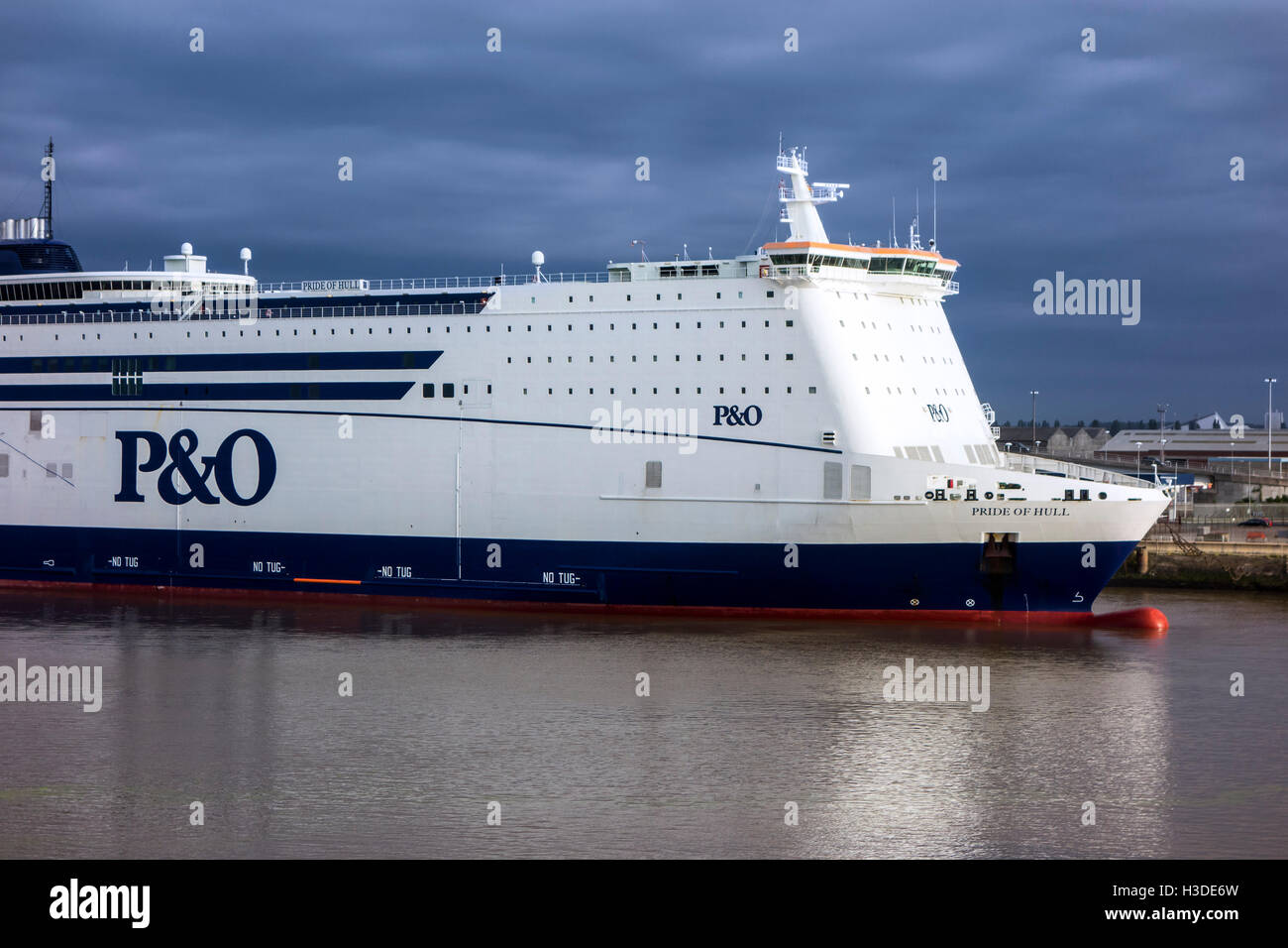 MS Pride of Hull, P & O North Sea Ferries Passagier- und roll-on/Roll-off Schiff in den Hafen von Kingston upon Hull, England, UK Stockfoto