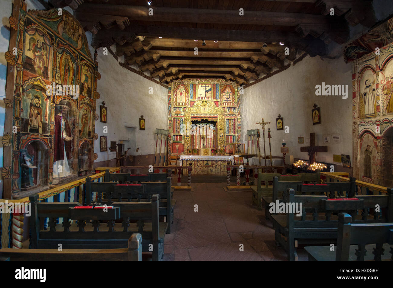 Innenraum des Chimayó Heiligtum, New Mexico, USA Stockfoto