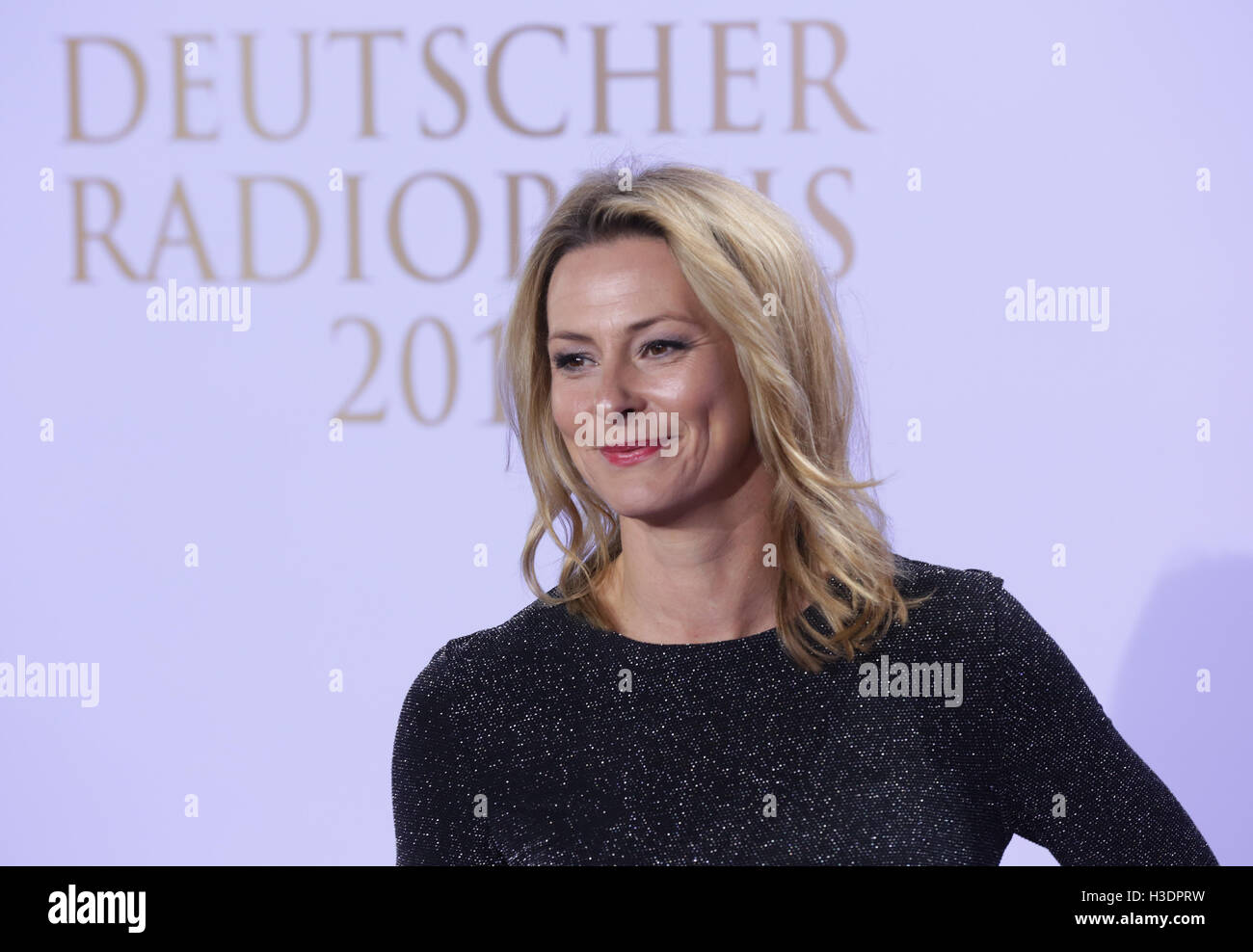 Hamburg, Deutschland. 6. Oktober 2016. TV-Moderatorin Anja Reschke bei der Deutsche Radiopreis kommt Preisverleihung in Hamburg, Deutschland, 6. Oktober 2016. Foto: Georg Wendt/Dpa/Alamy Live News Stockfoto